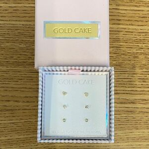 Gold Cake Studded Earrings